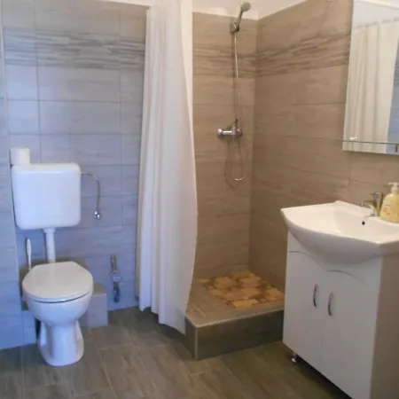 Irisz Es Mark Apartament *