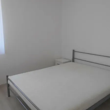 Apartament Irisz Es Mark *